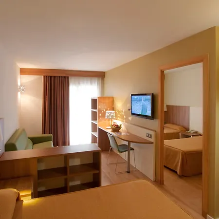 Golden Avenida Family 4* فندق سالو