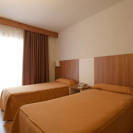 Golden Avenida Family 4* فندق
