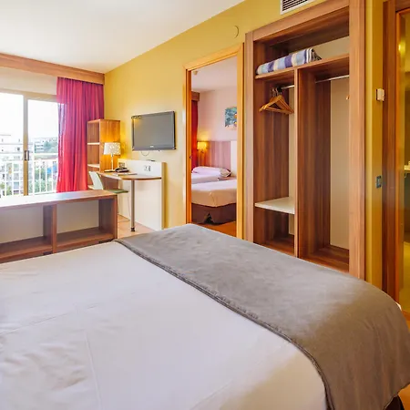 Golden Avenida Family 4* فندق 4*