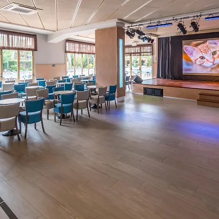 فندق Golden Avenida Family 4*