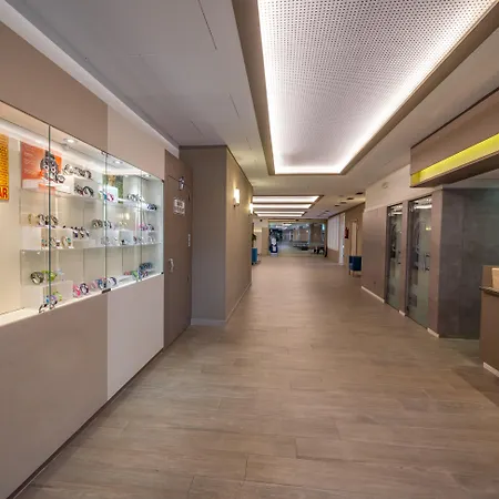 فندق Golden Avenida Family 4*