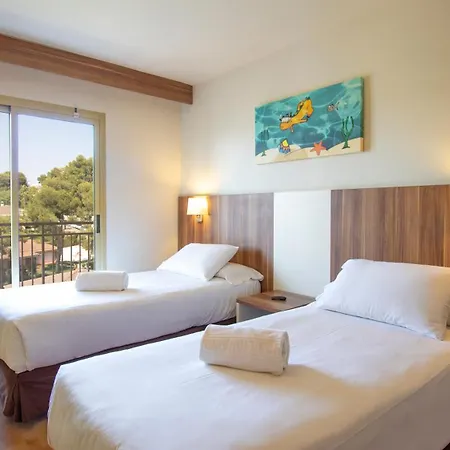 Golden Avenida Family 4* 4* سالو