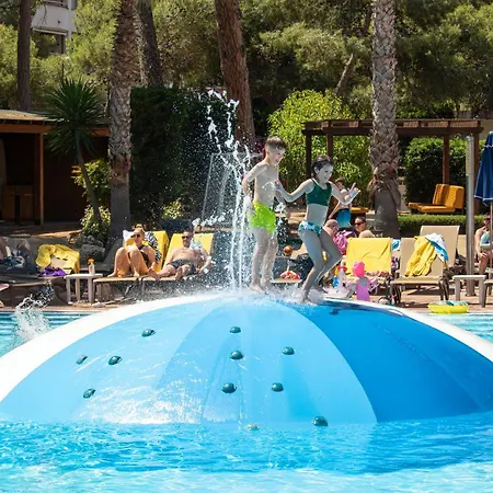 فندق Golden Avenida Family 4* سالو