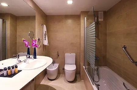 فندق Golden Avenida Family 4* سالو