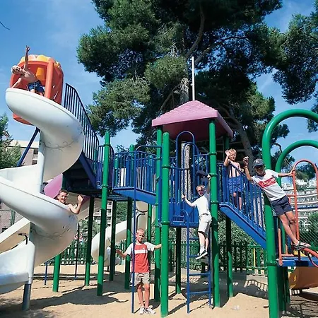 Golden Avenida Family 4* فندق 4*