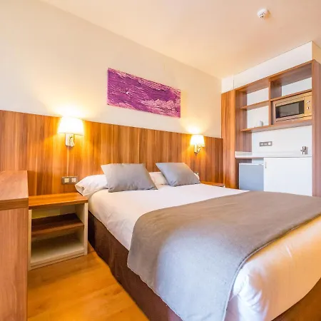 فندق Golden Avenida Family 4* سالو