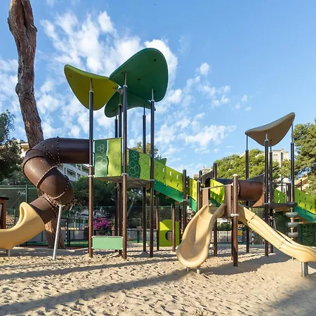 Ξενοδοχείο Golden Avenida Family 4*