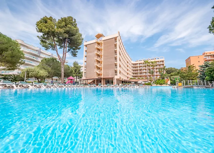 Golden Avenida Family 4*