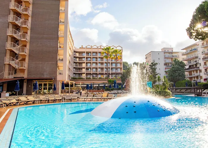 Golden Avenida Family 4* 4*