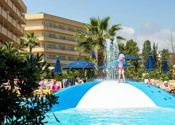 Golden Avenida Family 4*